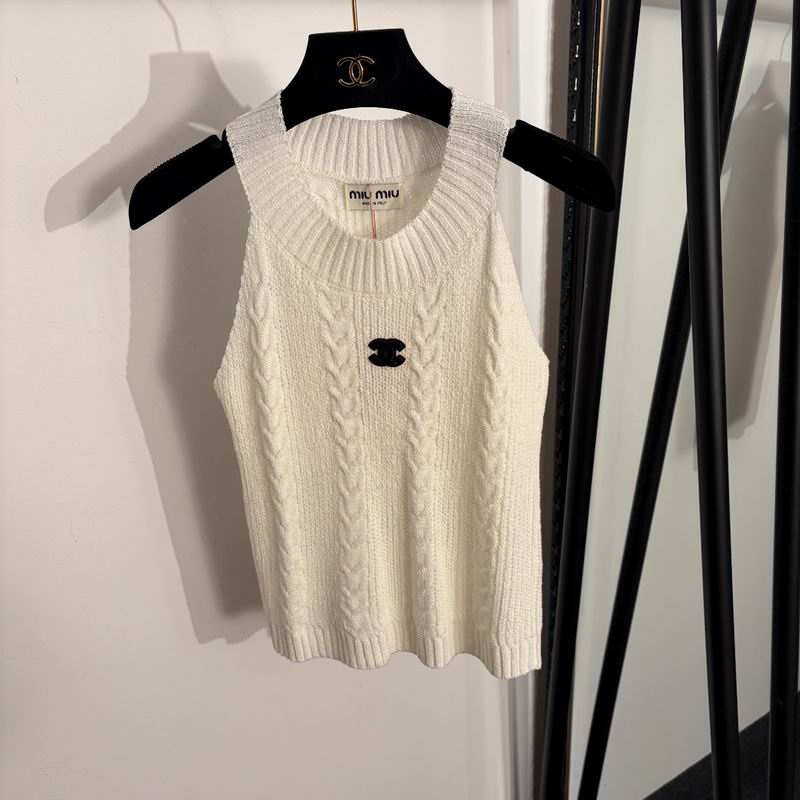 Chanel one size 27
